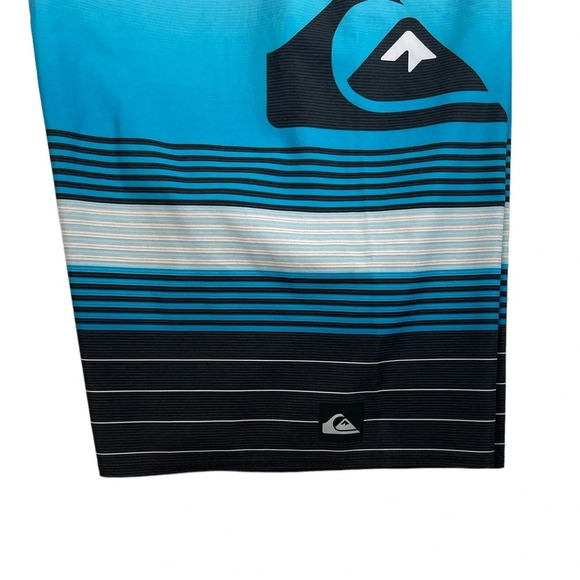 SH676 Mens Quicksilver Surfing Brand Stretch Beach Board Shorts 40 - Picture 3 of 7